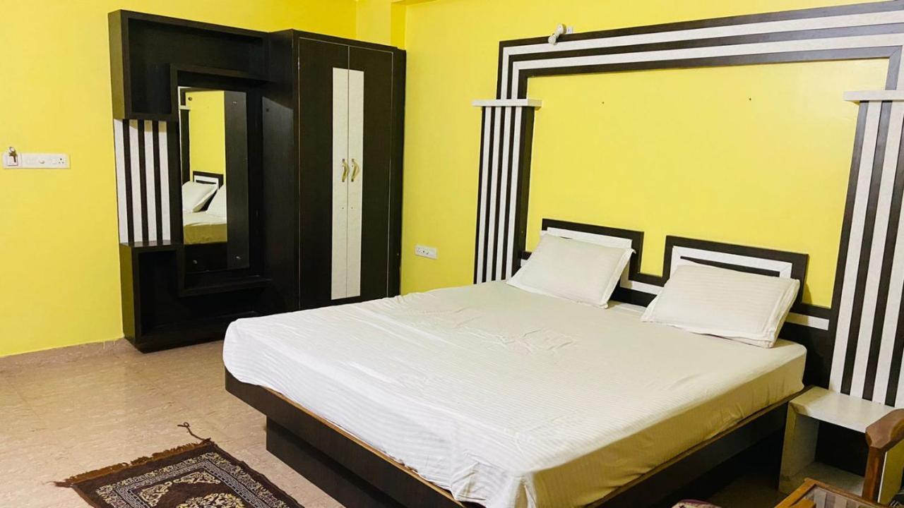 Hotel M J Residency Puri Ngoại thất bức ảnh
