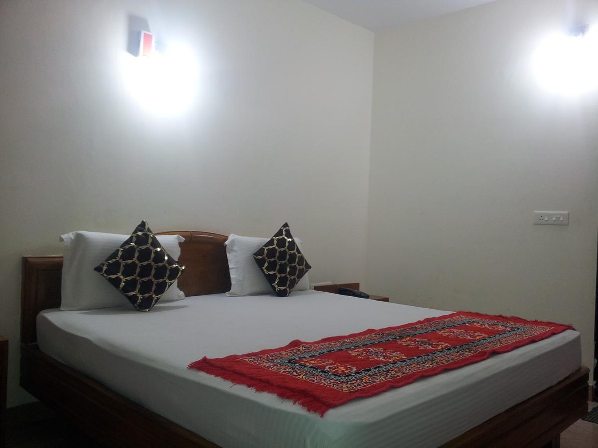 Hotel M J Residency Puri Ngoại thất bức ảnh