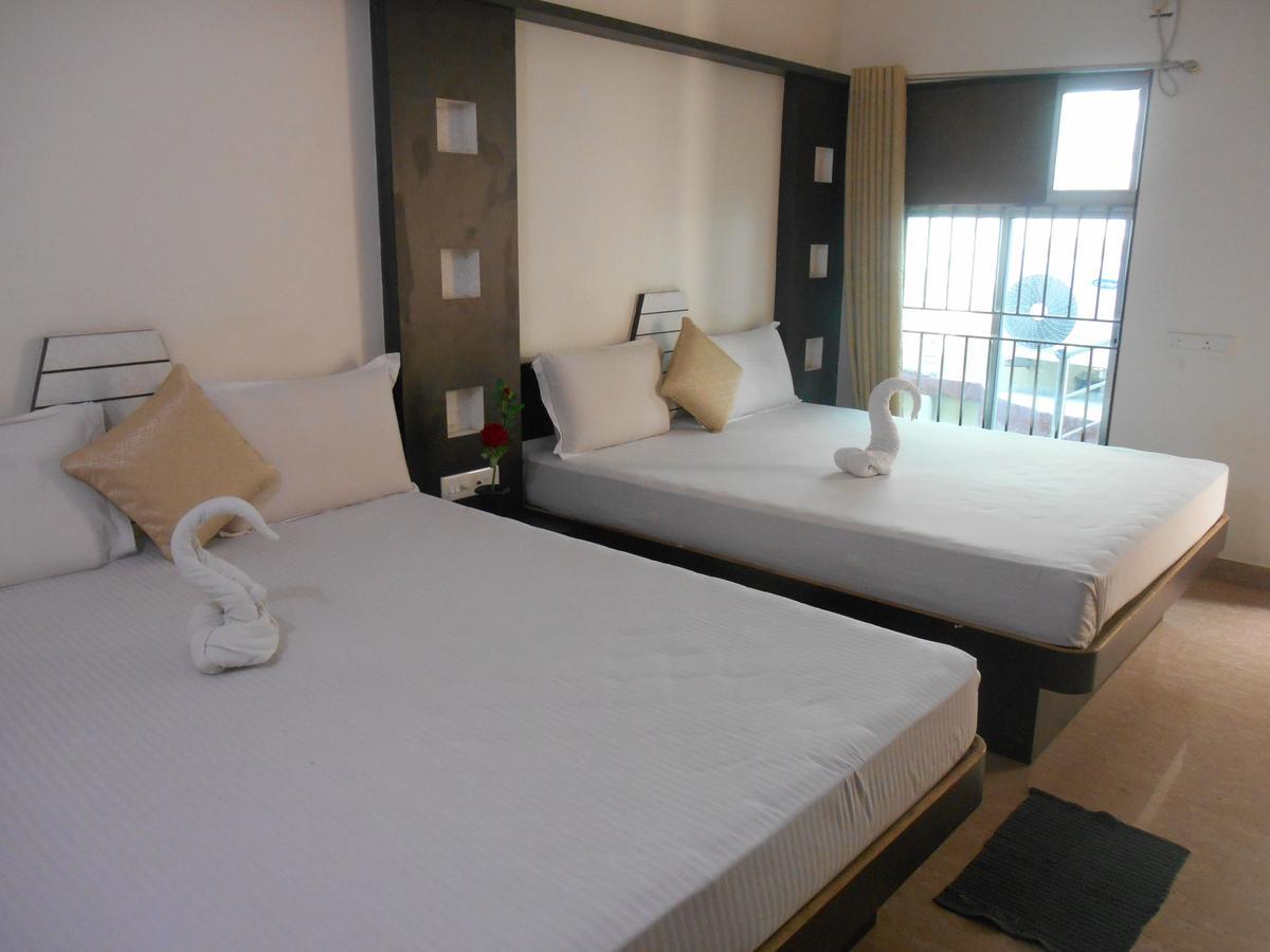 Hotel M J Residency Puri Ngoại thất bức ảnh