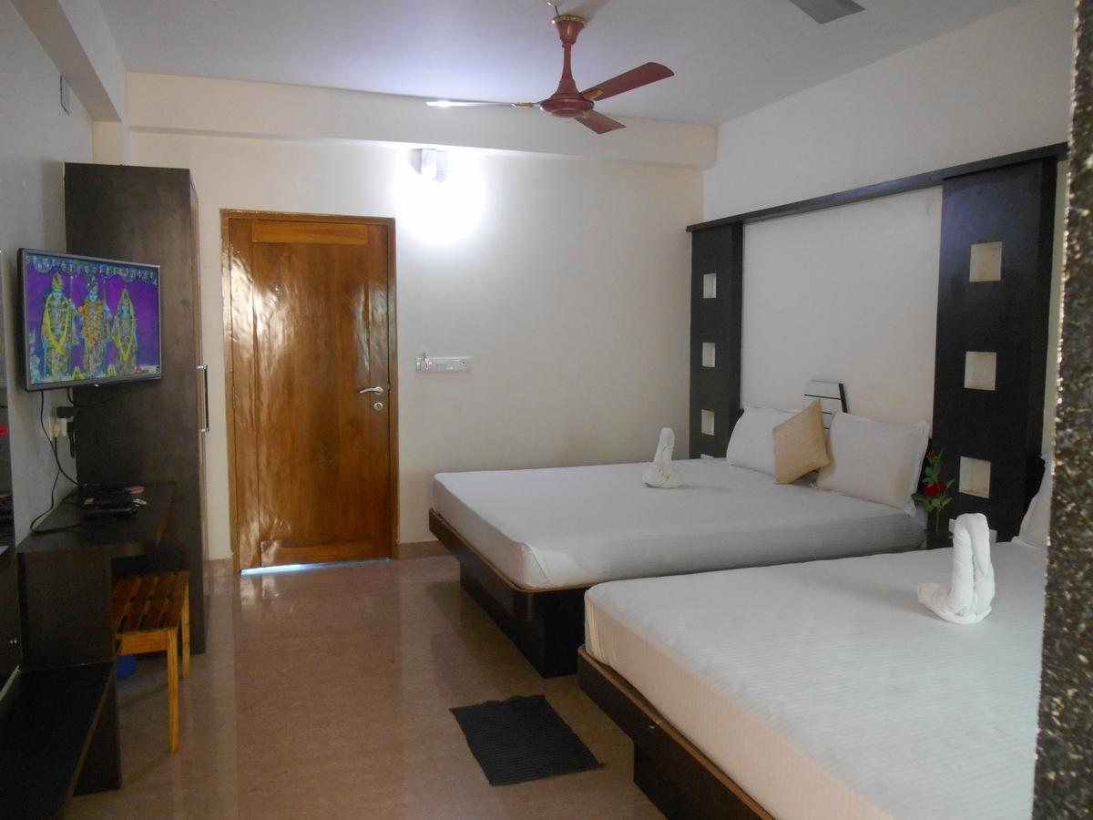 Hotel M J Residency Puri Ngoại thất bức ảnh